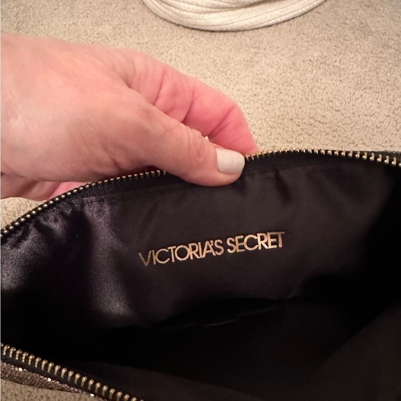 Victoria's Secret Fold Over Clutch NWOT - Picture 5 of 8